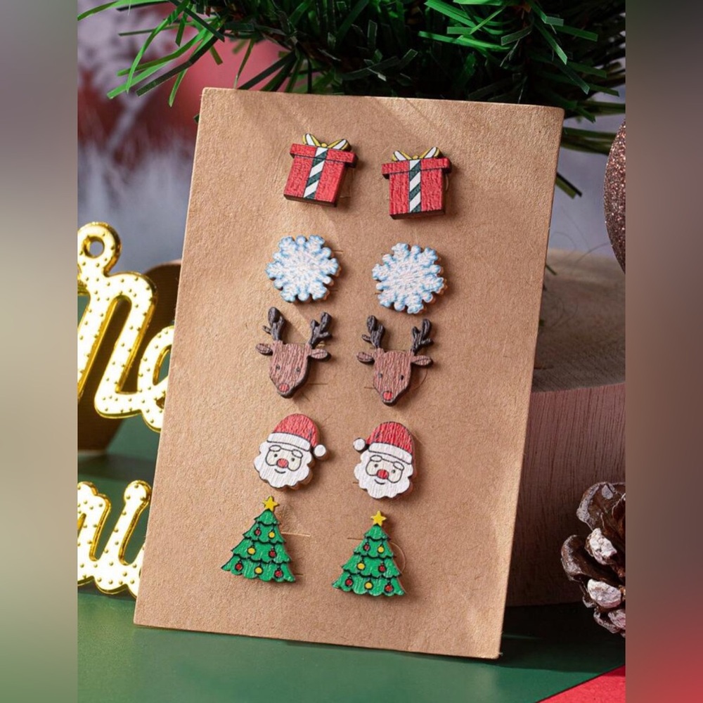 5 pair of wooden stud Christmas earrings